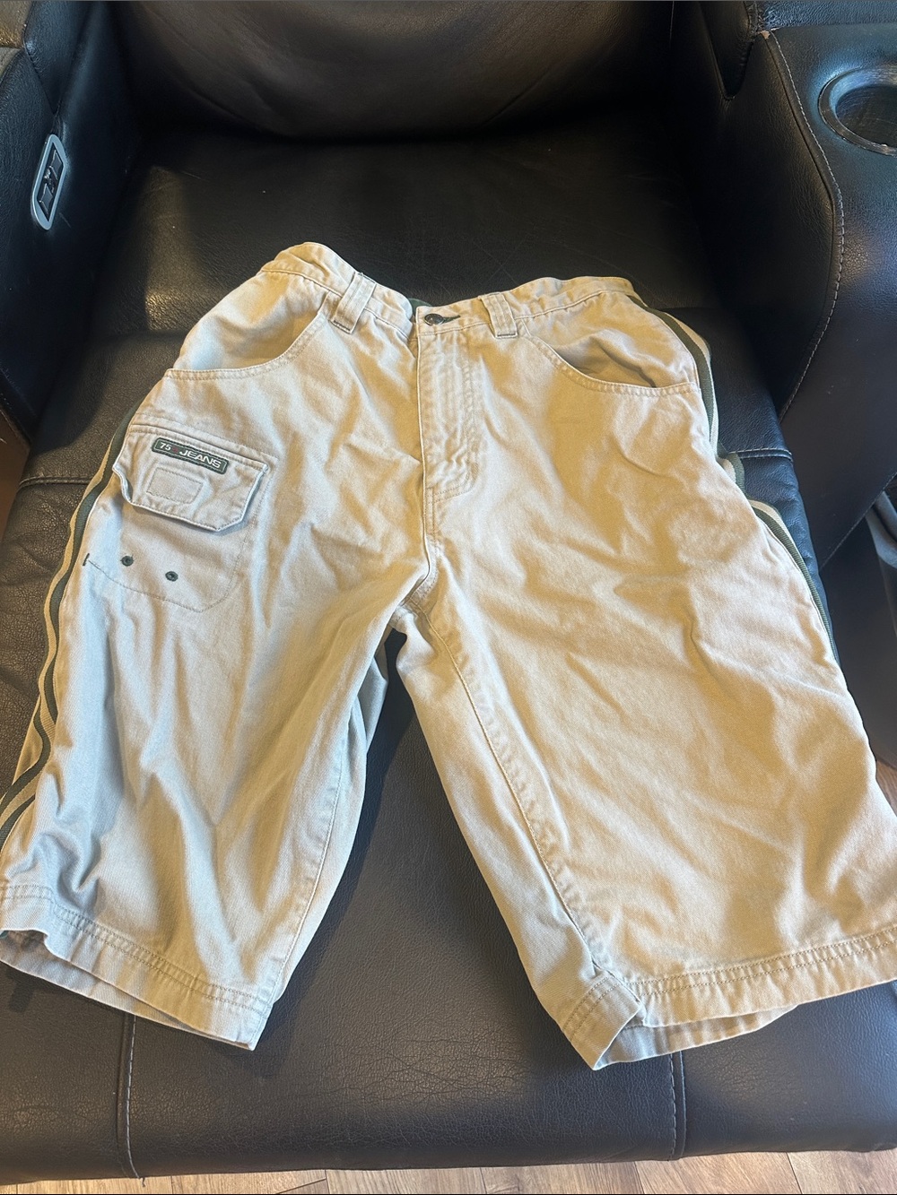 No Boundaries Men's Tan Cargo Shorts with Side Pocket Detail